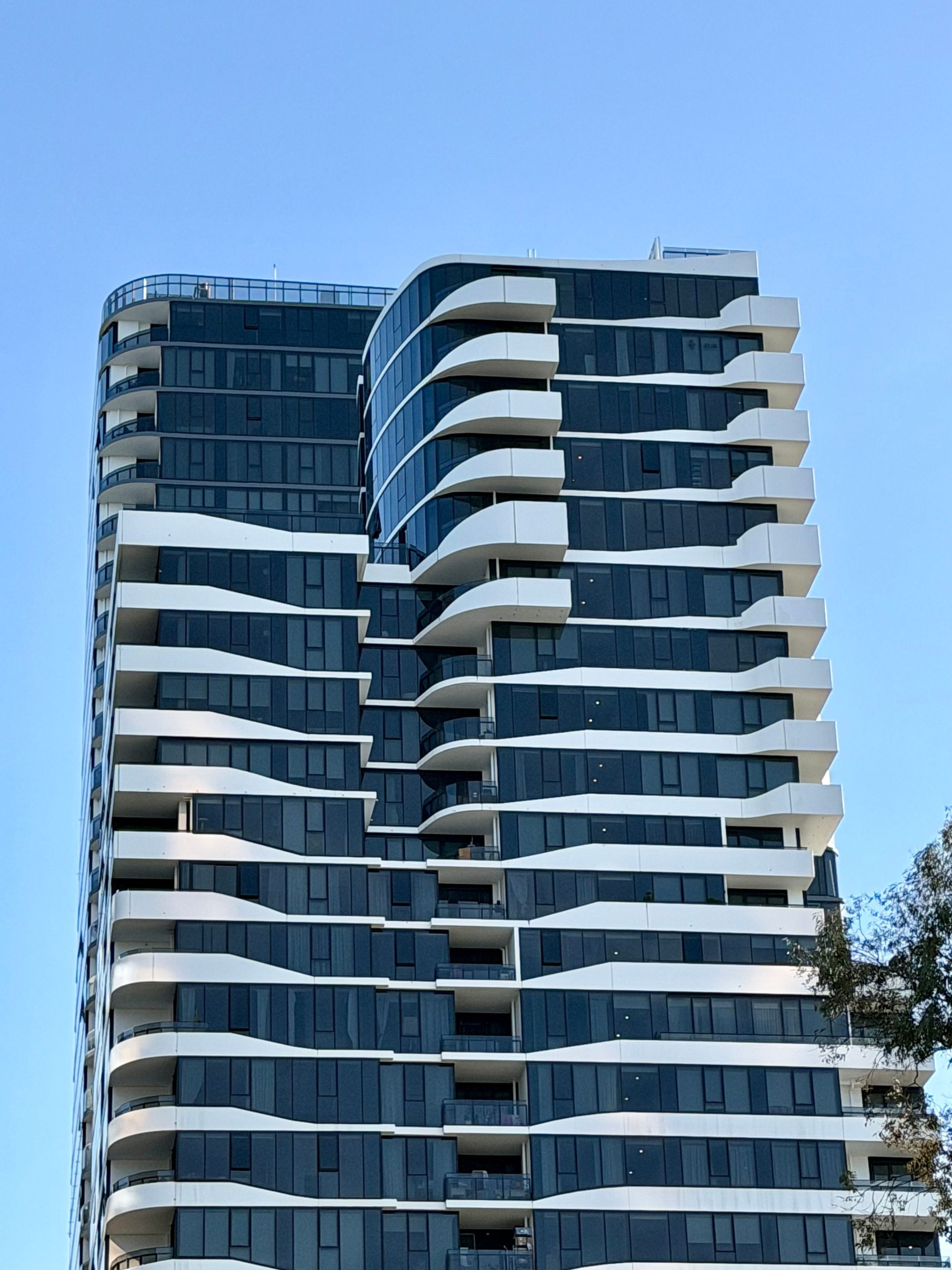 Premium Off-the-Plan Living Across Sydney Luxury apartment living in Sydney has evolved beyond traditional finishes. Level 33's new apartment developments emphasize architectural distinction, premium materials, and lifestyle integration. Each project is positioned within Sydney's most desirable addresses locations where waterfront views, city skylines, and cultural precinct proximity become daily lived experiences. Modern off-the-plan apartments in Sydney are designed for contemporary living: open-plan layouts, high ceilings, smart home integration, and premium appliances. Coastal projects feature expansive terraces and ocean views; urban developments offer proximity to dining, culture, and business hubs. Amenities transcend the apartment itself; shared facilities include gyms, concierge, landscaped courtyards, and resident lounges.